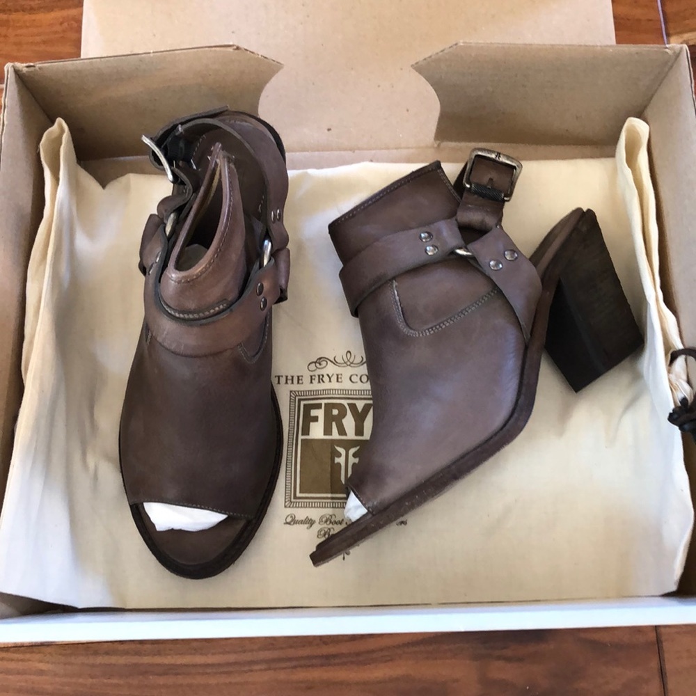 The Frye Company: Izzy Slingback Harness sz 9.5